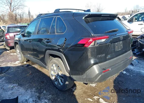 2021 Toyota Rav4 Xle Premium z USA, uszkodzony, nr VIN 2T3A1RFV8MC190576